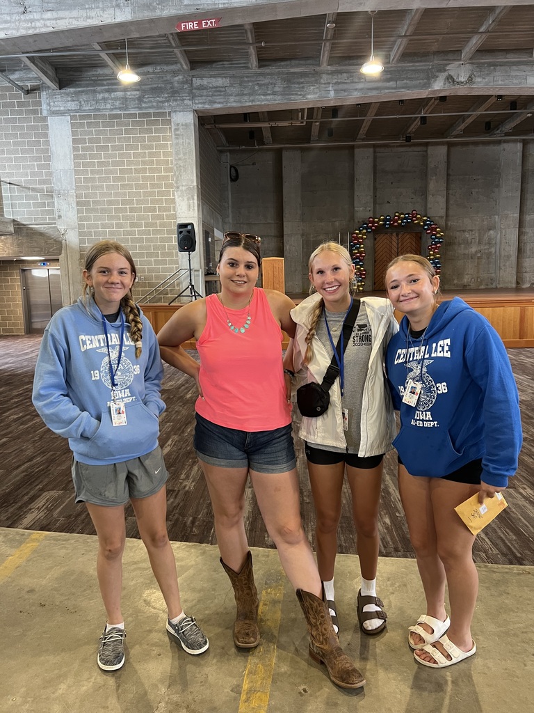 4 of our ushers/ stage attendants. (L-R): Avery Hopp, Destanie Rhoer, Brinley Hocker, Lauren Capps