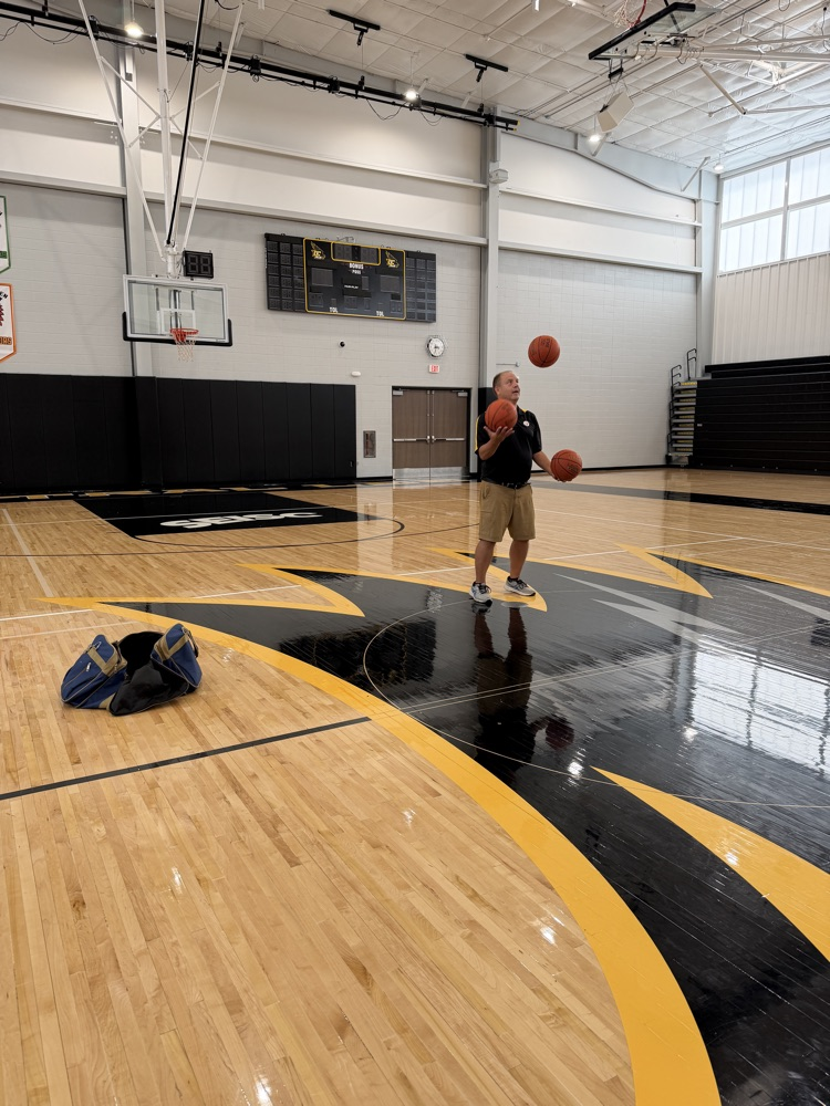 Mike Sorenson Makes Trick Shots at CL