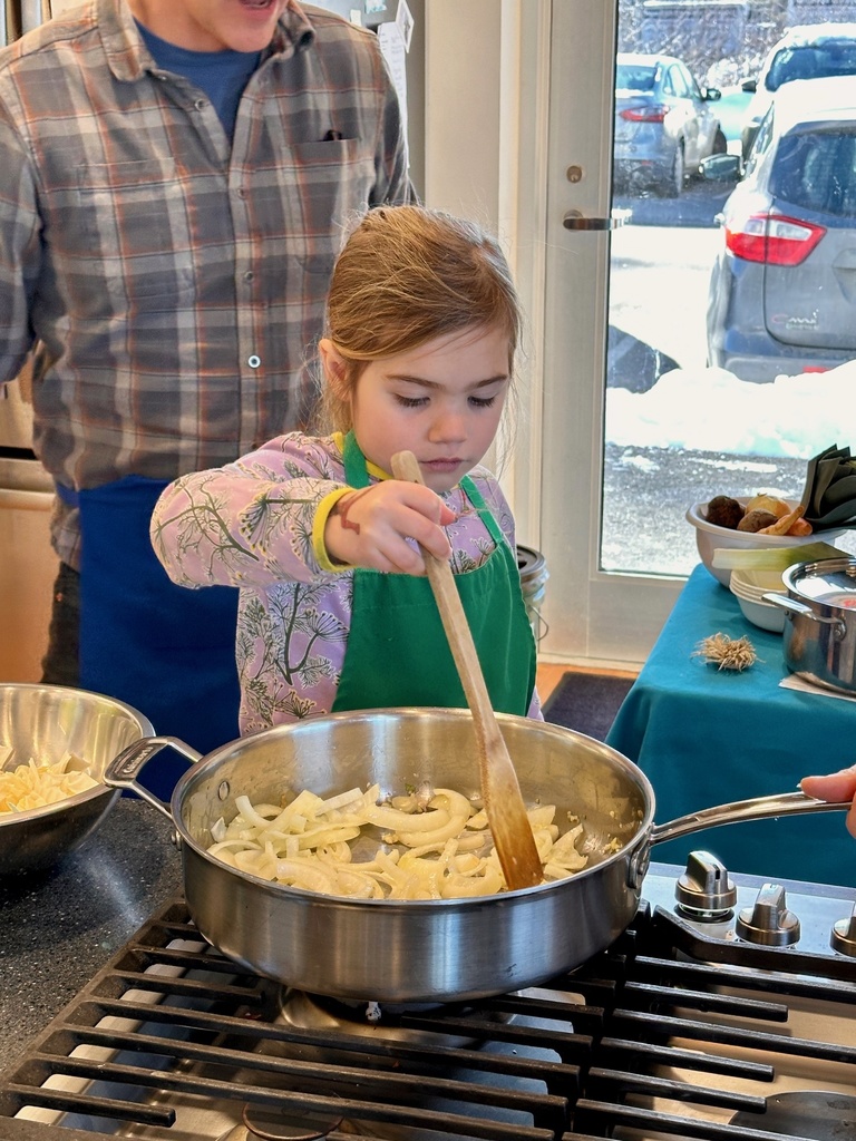 2nd Graders learning at FARMs Kitchen!