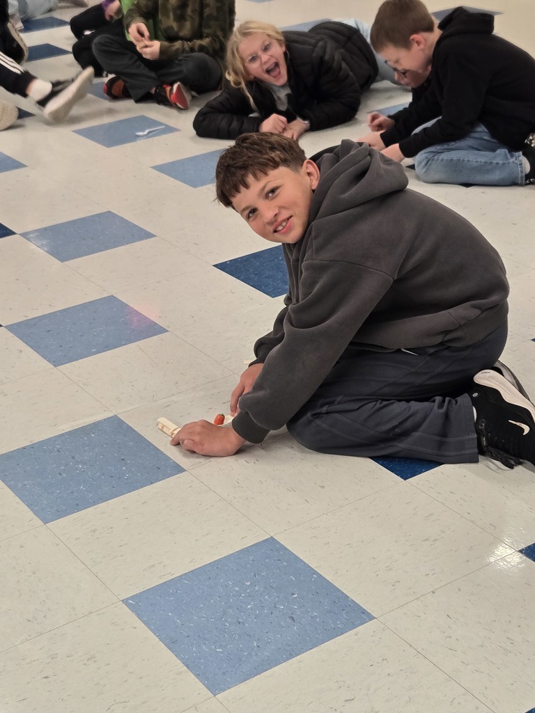 student build catapults in steam class