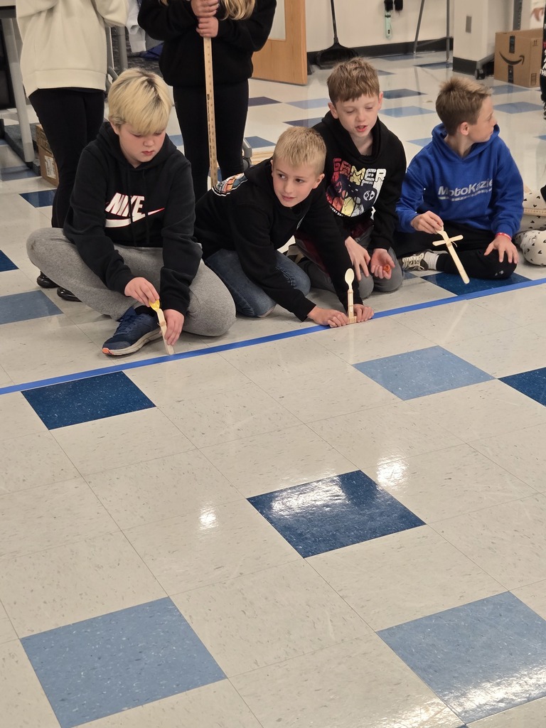 student build catapults in steam class