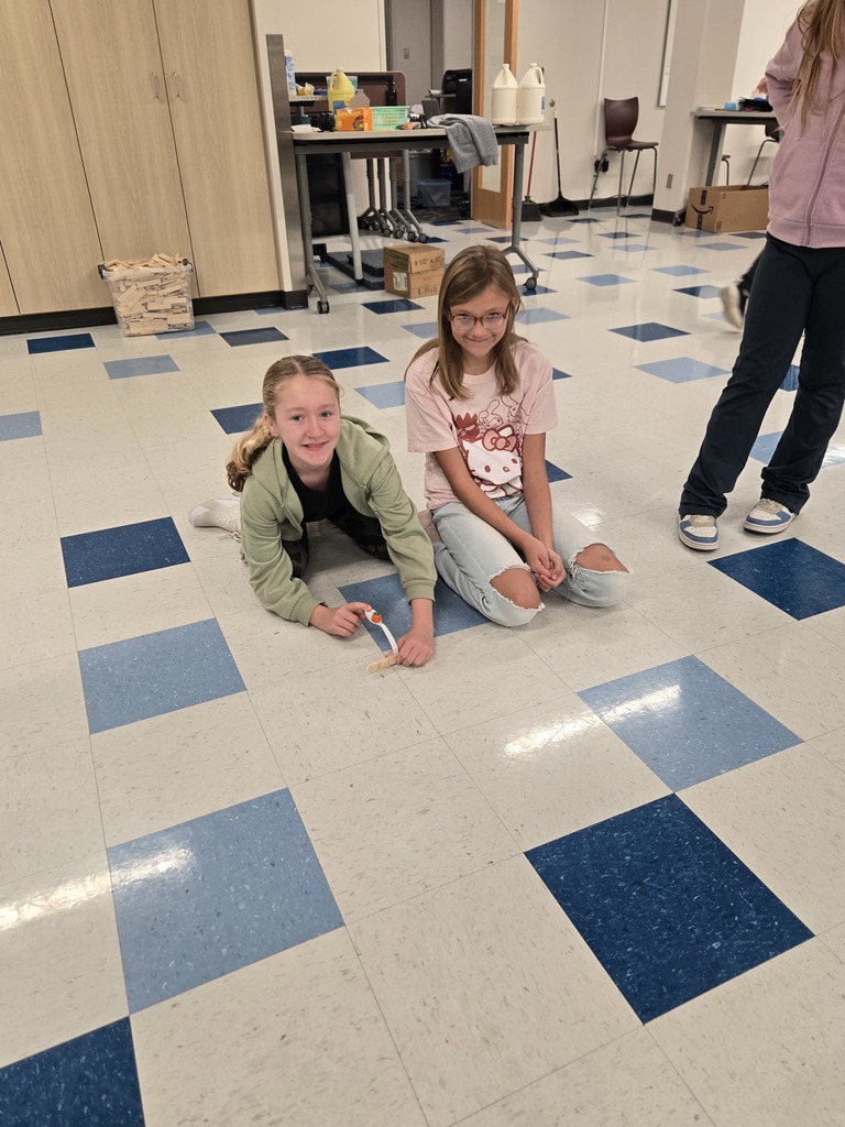 student build catapults in steam class