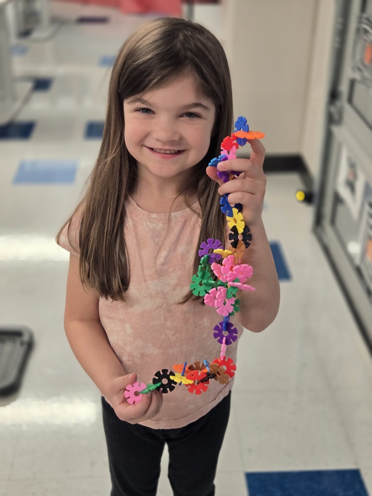 students sharing steam project creations