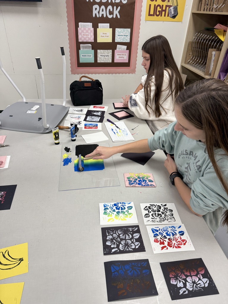 Students making prints in art class