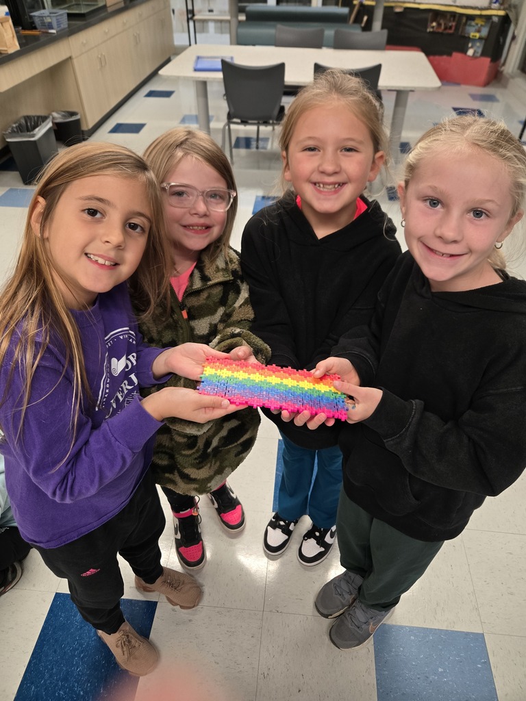 students sharing steam project creations