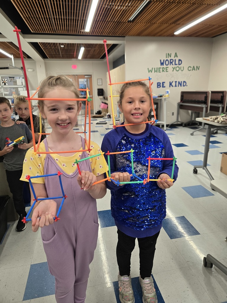 students sharing steam project creations