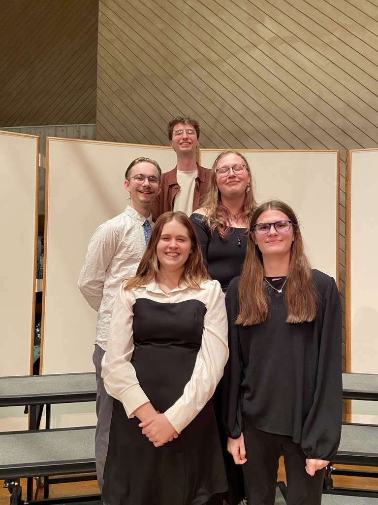 choir students posing for photo