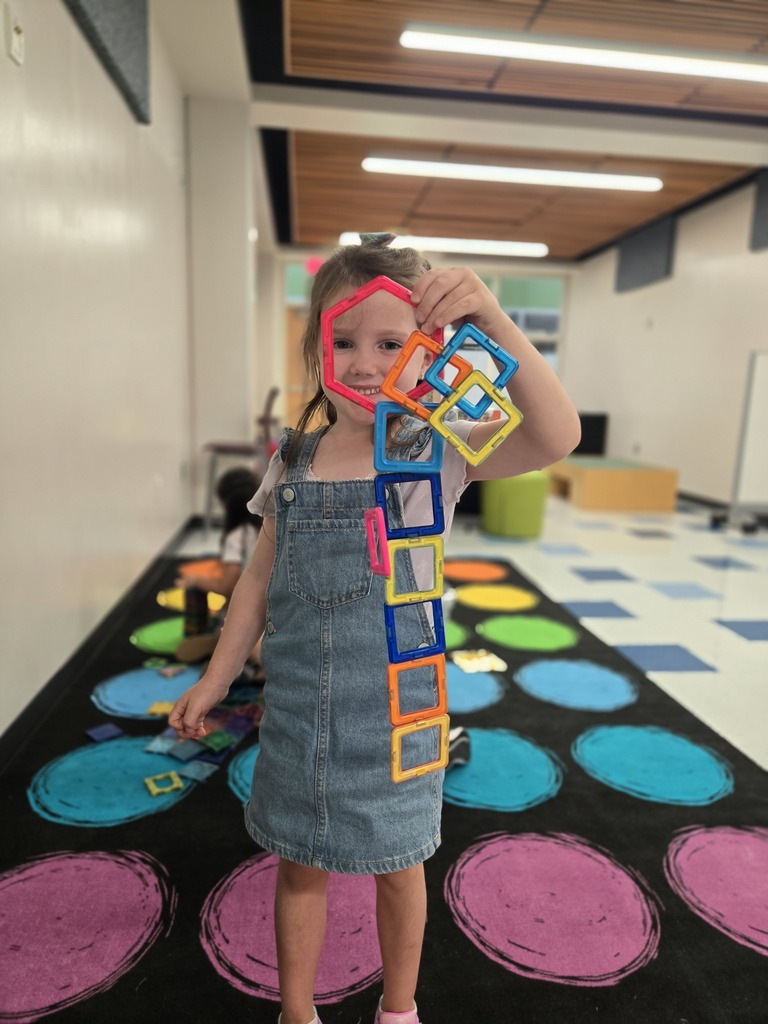 students building in the steam lab