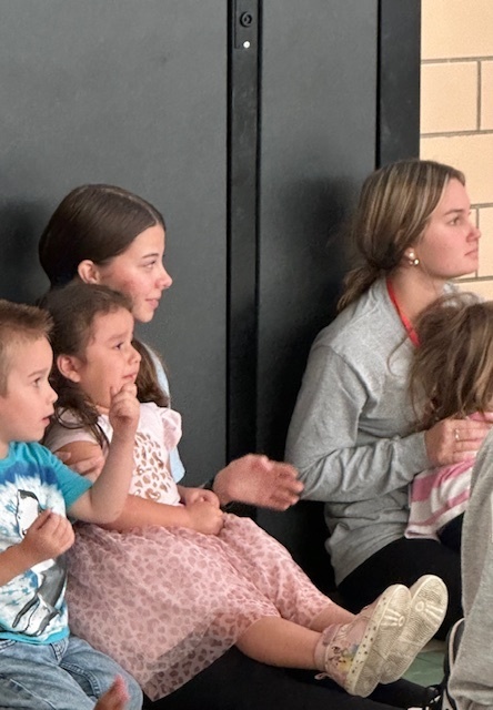 children watching