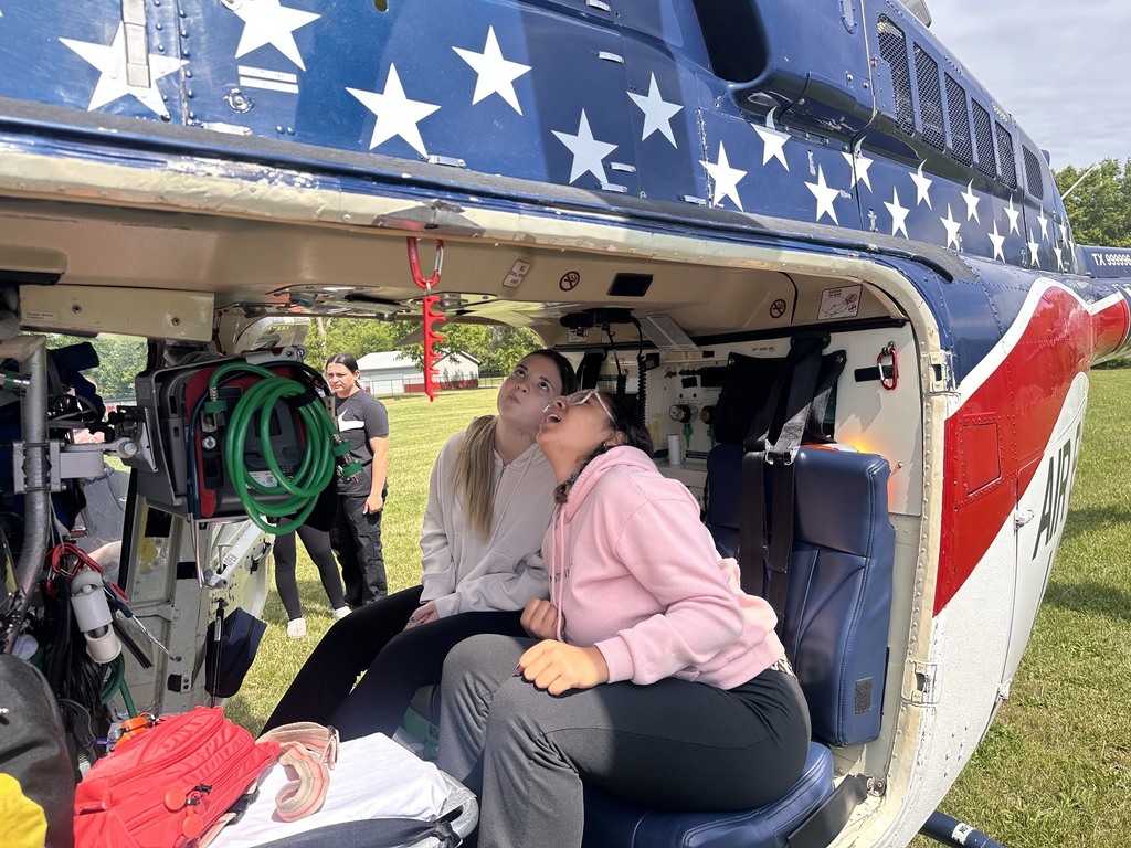 Thank you to AirEvac out of Mt. Vernon for spending their morning with Mrs Bousman’s Health Occ students and telling them about all the exciting careers in flight nursing and paramedics. 