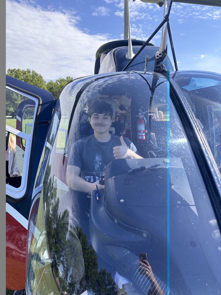 Thank you to AirEvac out of Mt. Vernon for spending their morning with Mrs Bousman’s Health Occ students and telling them about all the exciting careers in flight nursing and paramedics. 