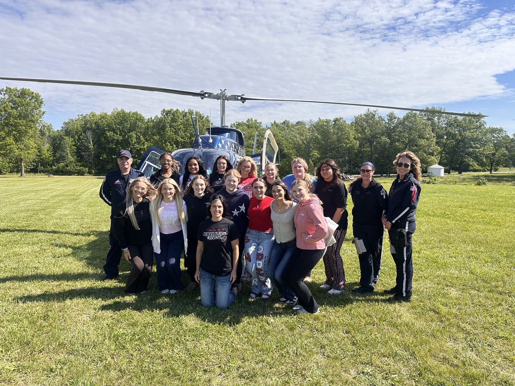 Thank you to AirEvac out of Mt. Vernon for spending their morning with Mrs Bousman’s Health Occ students and telling them about all the exciting careers in flight nursing and paramedics. 