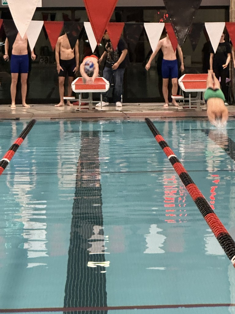 Start of the 100 breaststroke