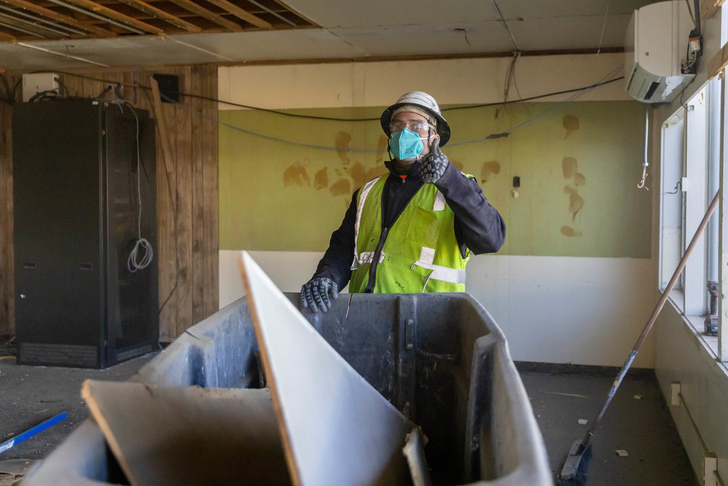 construction worker giving a thumbs up