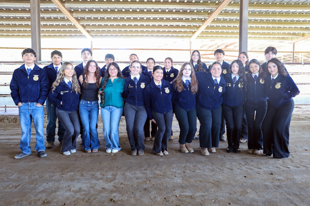 Group of FFA students