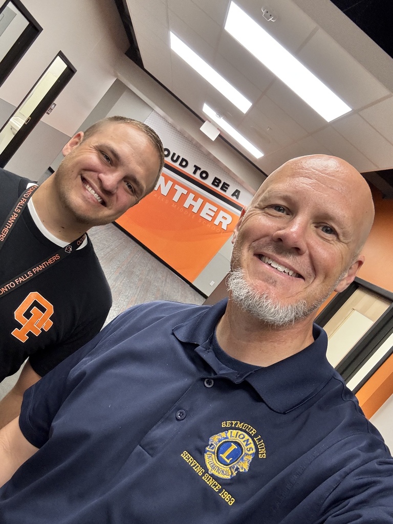 Dean Leisgang and John Dunks pose for a Selfie