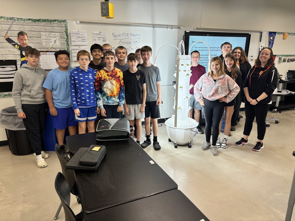 Agriscience students pose for a picture.