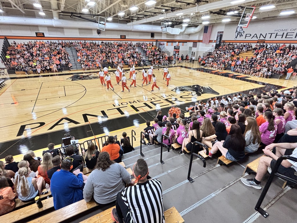 A full gym for Oconto Falls homecoming.