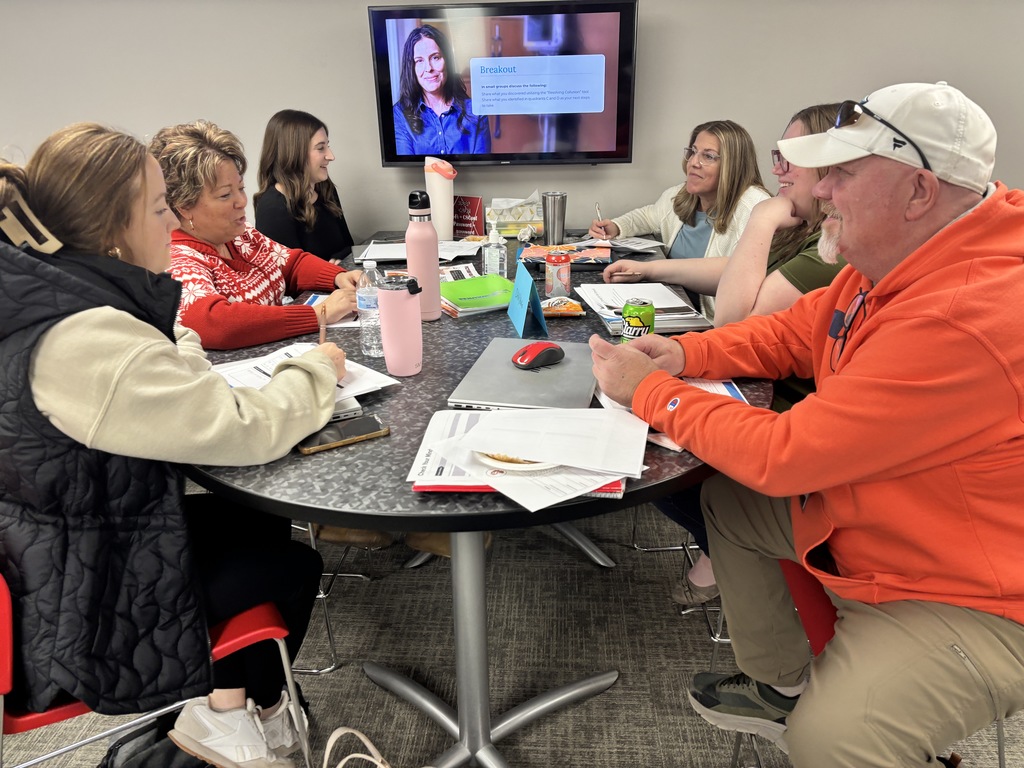 CESA 8 Staff engaged in conversations about Arbinger Training.