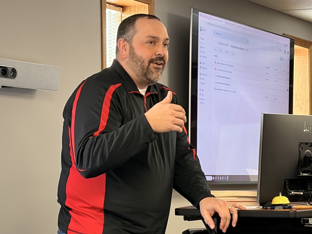 Kurt Krizan speaking at CESA 8