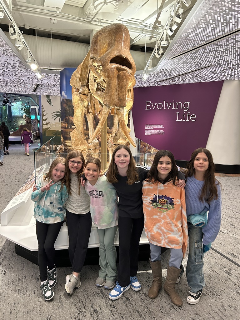 4th grade students at the Natural History Museum.