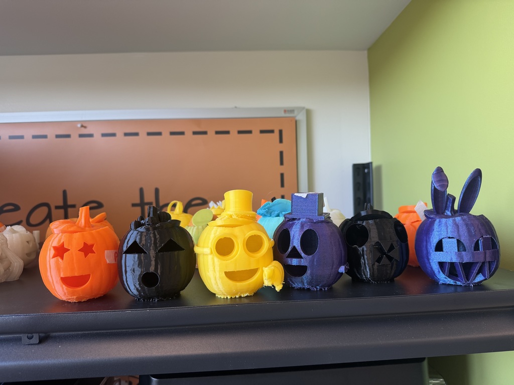 6th grade created 3d printed pumpkins in the innovation lab