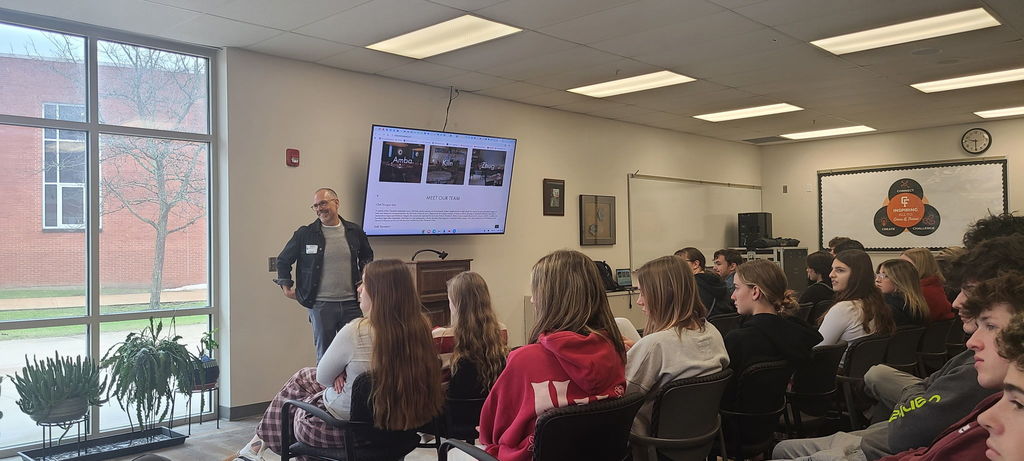 Doug Katz speaks to the History of Cleveland class at CFHS.