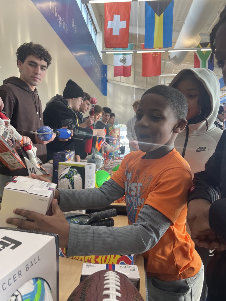 Unit 4 Schools extends a heartfelt thank you to the men of Pi Kappa Alpha at the University of Illinois for raising nearly $3,000 to purchase and deliver toys to students at Garden Hills Academy.  Your generosity brings joy, excitement, and a sense of community to our students this holiday season. We are grateful for your kindness, your spirit of giving, and your continued support of Unit 4 families.