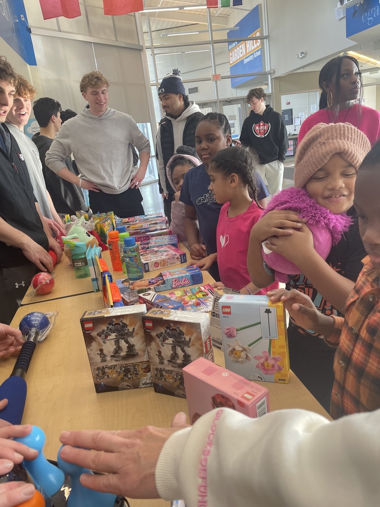 Unit 4 Schools extends a heartfelt thank you to the men of Pi Kappa Alpha at the University of Illinois for raising nearly $3,000 to purchase and deliver toys to students at Garden Hills Academy.  Your generosity brings joy, excitement, and a sense of community to our students this holiday season. We are grateful for your kindness, your spirit of giving, and your continued support of Unit 4 families.