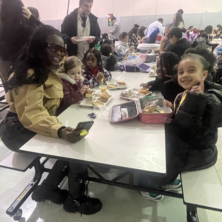 parents having lunch with their children at Barkstall
