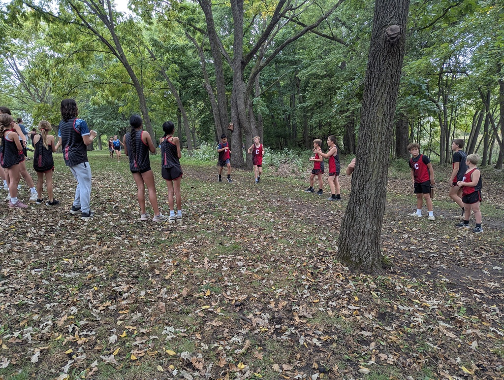 XCC runners on trail