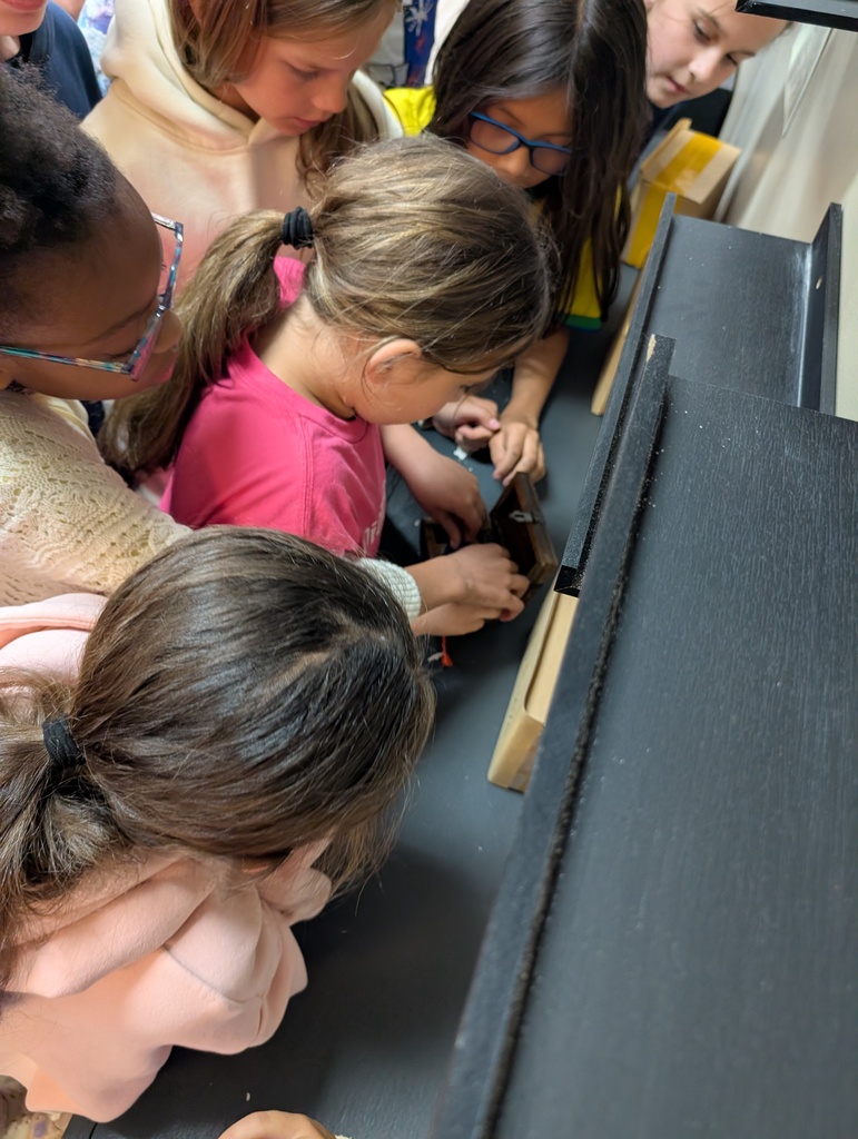 students solving clue