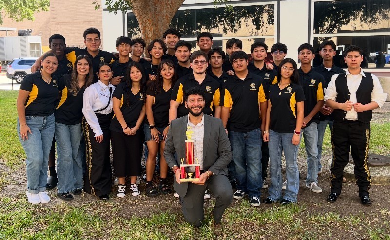CHS Mariachi Band with trophy