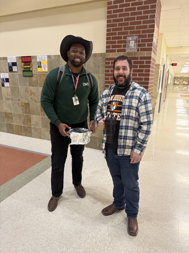 teachers dressed for Texan day
