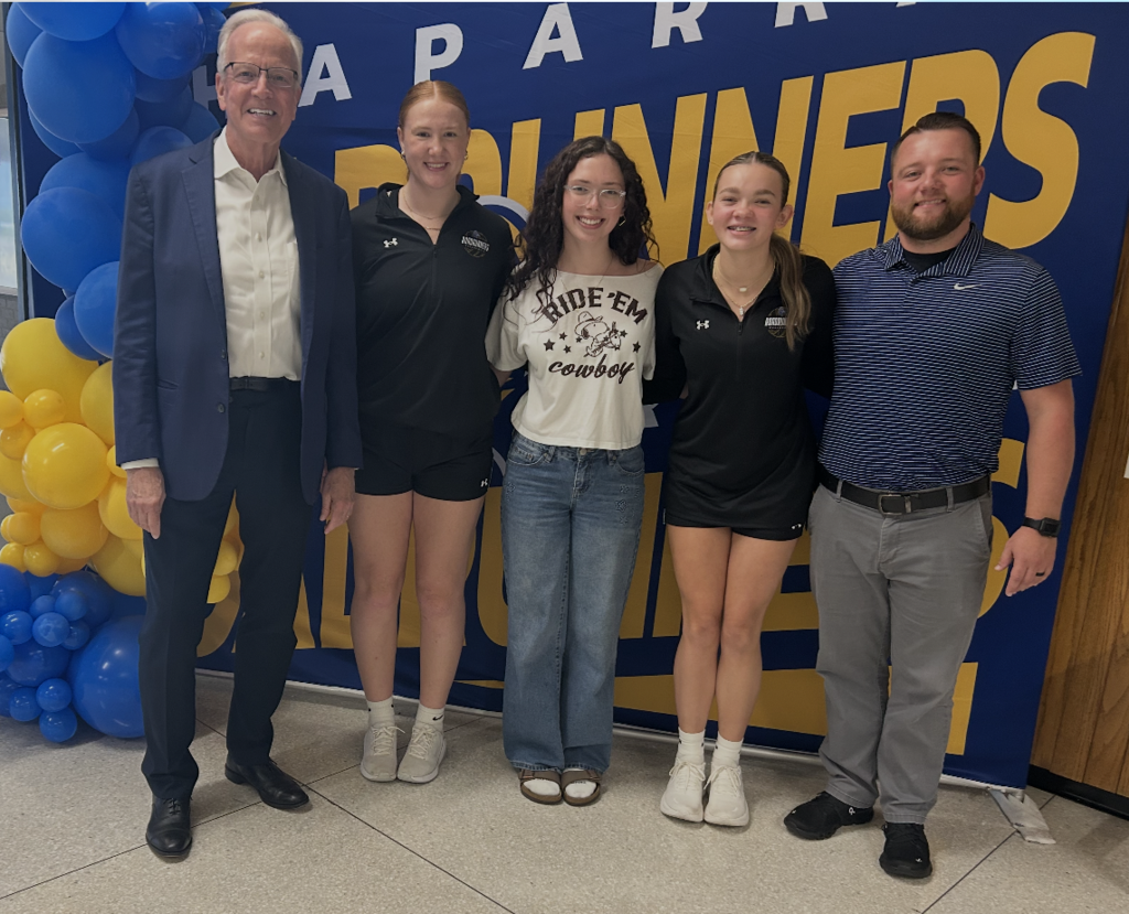 Senator Moran with Students and Principal
