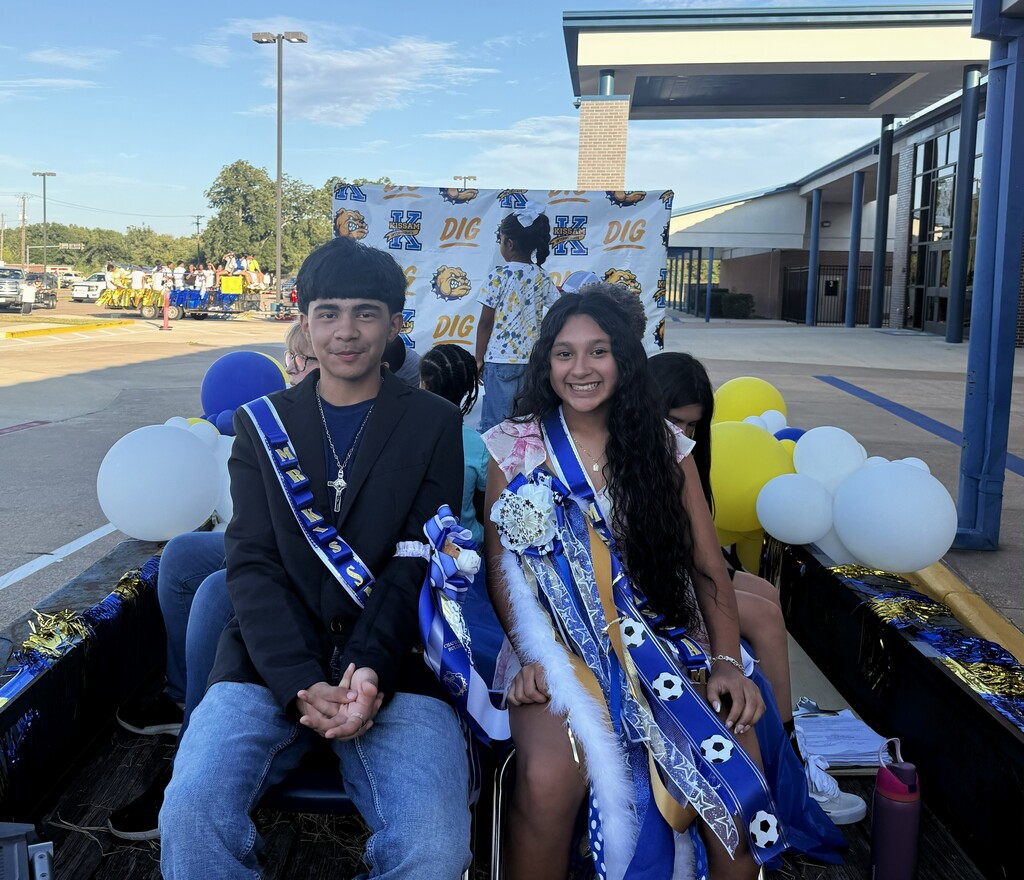 students representing Kissam on float