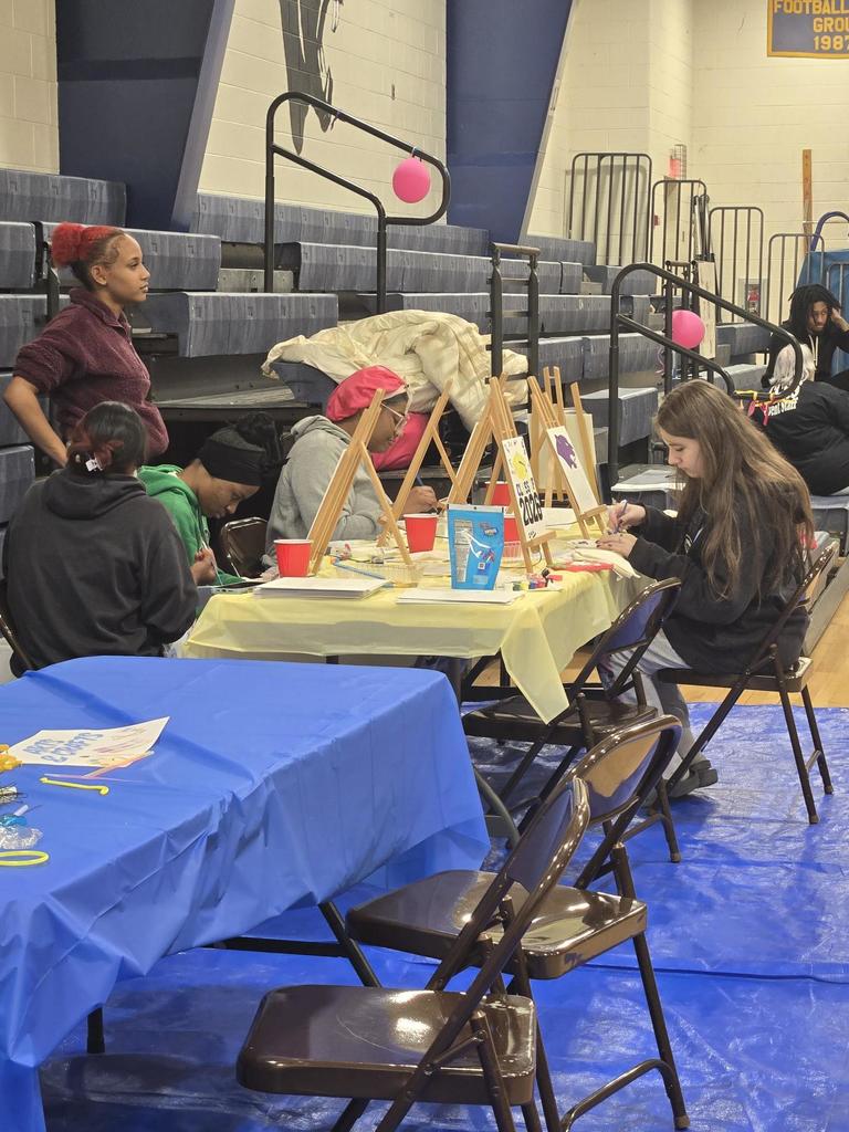 Our Charles City Panthers truly kicked off senior year in style! The Class of 2026 spent the night at school for our Senior Lock-In, and the energy was unmatched 💙💛 From games and music to movies, snacks, and late-night laughs — our seniors made memories that will carry them all the way to graduation. A huge thank-you to our incredible staff and deputies for making this safe, fun celebration possible! The excitement continued bright and early with our Senior Parent Breakfast, where families helped cheer on our seniors as they begin their final year of high school. Here’s to a year full of success, unity, and Panther Pride! Class of 2026 — it’s your time! 🐾🎓 #CCHSPanthers #SeniorLockIn2025 #ClassOf2026