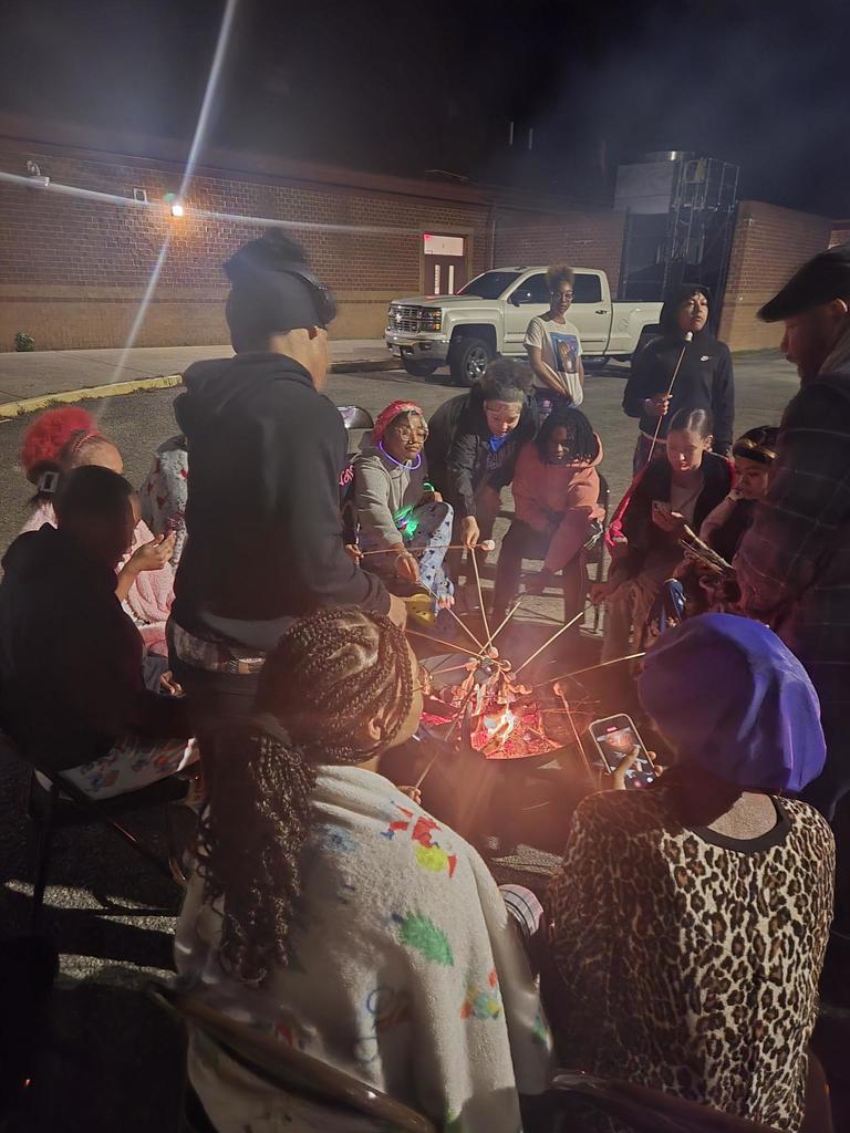 Our Charles City Panthers truly kicked off senior year in style! The Class of 2026 spent the night at school for our Senior Lock-In, and the energy was unmatched 💙💛 From games and music to movies, snacks, and late-night laughs — our seniors made memories that will carry them all the way to graduation. A huge thank-you to our incredible staff and deputies for making this safe, fun celebration possible! The excitement continued bright and early with our Senior Parent Breakfast, where families helped cheer on our seniors as they begin their final year of high school. Here’s to a year full of success, unity, and Panther Pride! Class of 2026 — it’s your time! 🐾🎓 #CCHSPanthers #SeniorLockIn2025 #ClassOf2026