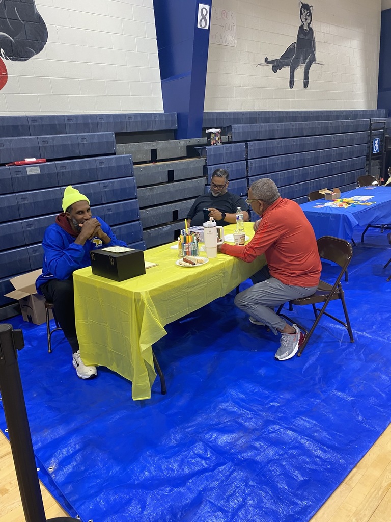 Our Charles City Panthers truly kicked off senior year in style! The Class of 2026 spent the night at school for our Senior Lock-In, and the energy was unmatched 💙💛 From games and music to movies, snacks, and late-night laughs — our seniors made memories that will carry them all the way to graduation. A huge thank-you to our incredible staff and deputies for making this safe, fun celebration possible! The excitement continued bright and early with our Senior Parent Breakfast, where families helped cheer on our seniors as they begin their final year of high school. Here’s to a year full of success, unity, and Panther Pride! Class of 2026 — it’s your time! 🐾🎓 #CCHSPanthers #SeniorLockIn2025 #ClassOf2026