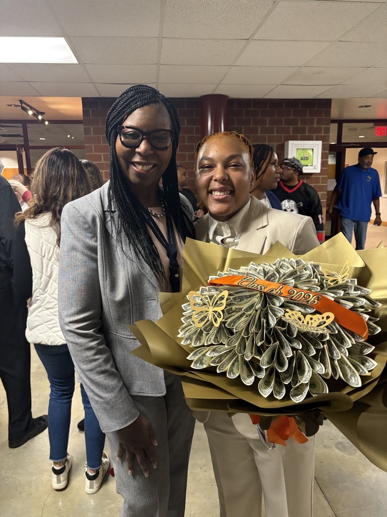 🎓 Senior Convocation 🎓 A special occasion for our graduates to come together, reflect, and celebrate their hard work, growth, and achievements—while being honored as they prepare to begin a new chapter beyond high school. 💙💛 #CCHS #SeniorConvocation #PantherPride