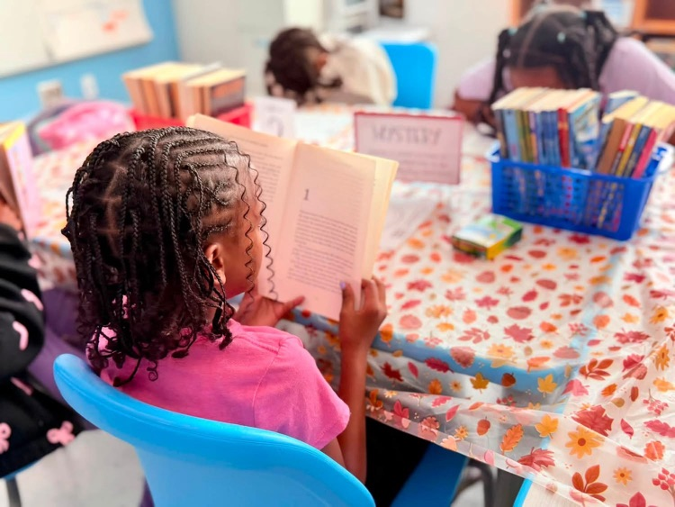 students reading 