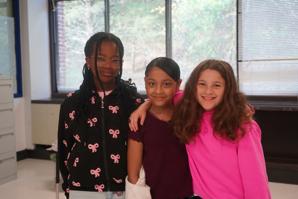 💗 Glymont Goes Pink 💗  Our school community is proud to wear pink in recognition of Breast Cancer Awareness Month. Today, we honor the strength of survivors, celebrate hope, and raise awareness for a cause that touches so many lives. 🎀 #GlymontGoesPink #BreastCancerAwareness