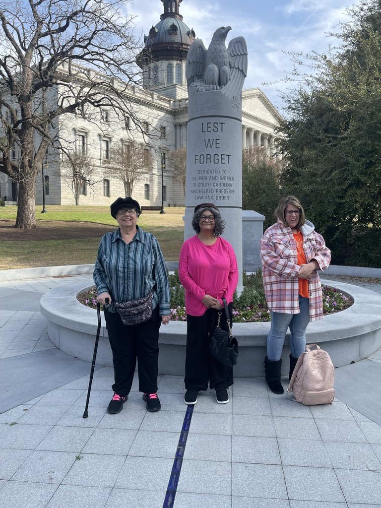 3 women at statehouse monument