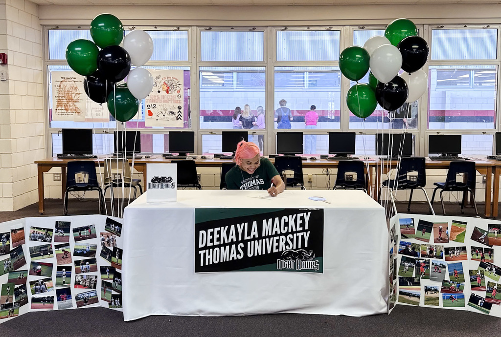 Deekayla Signing