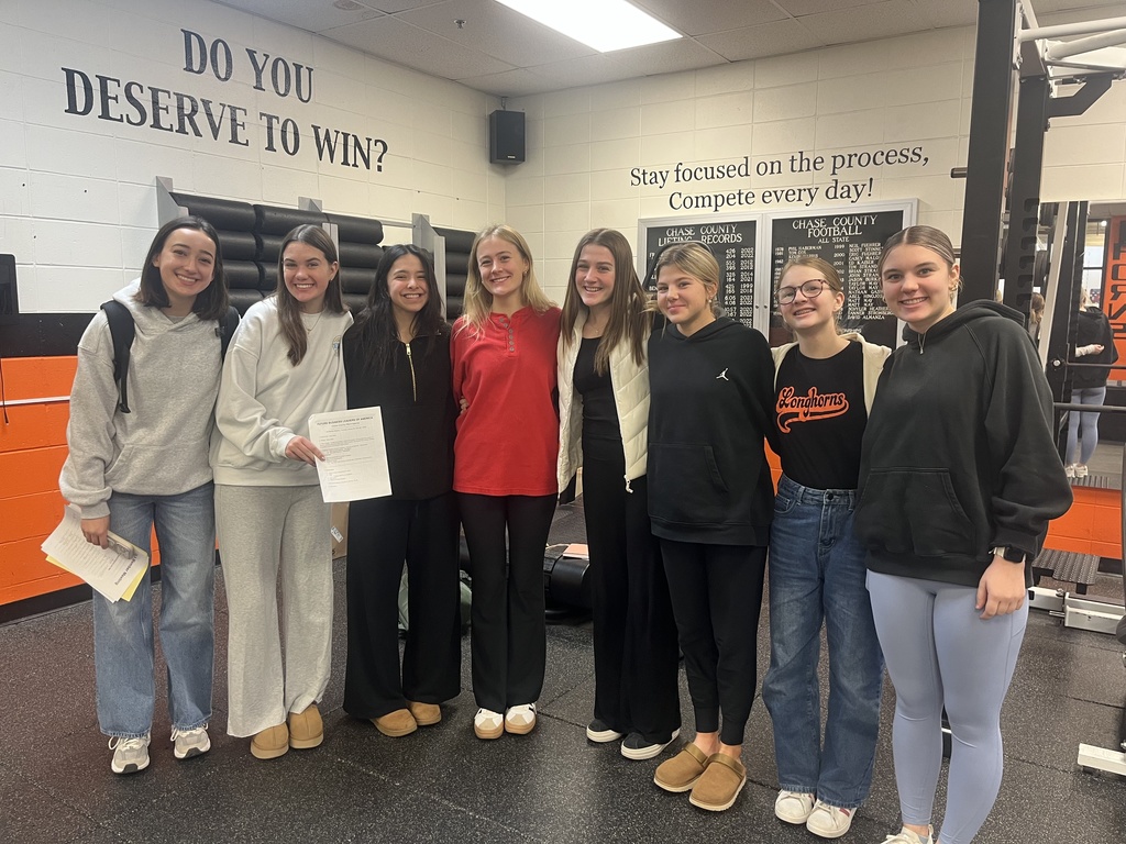 Ava with HS FBLA officers