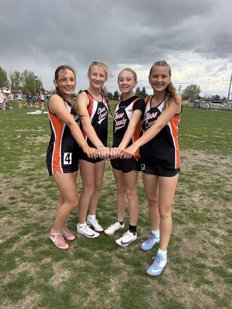 8th Girls 4x100 