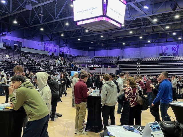 students participating in stock market challenge