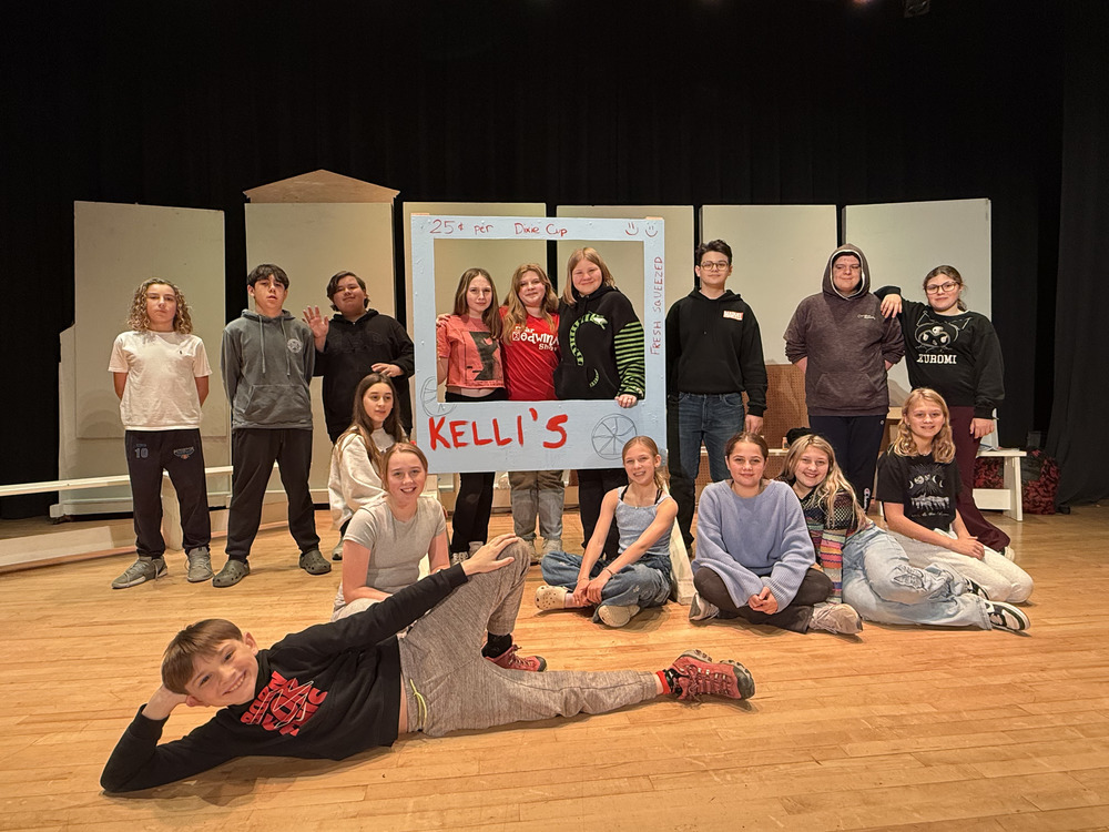 cast od Dear Edwina JR on stage