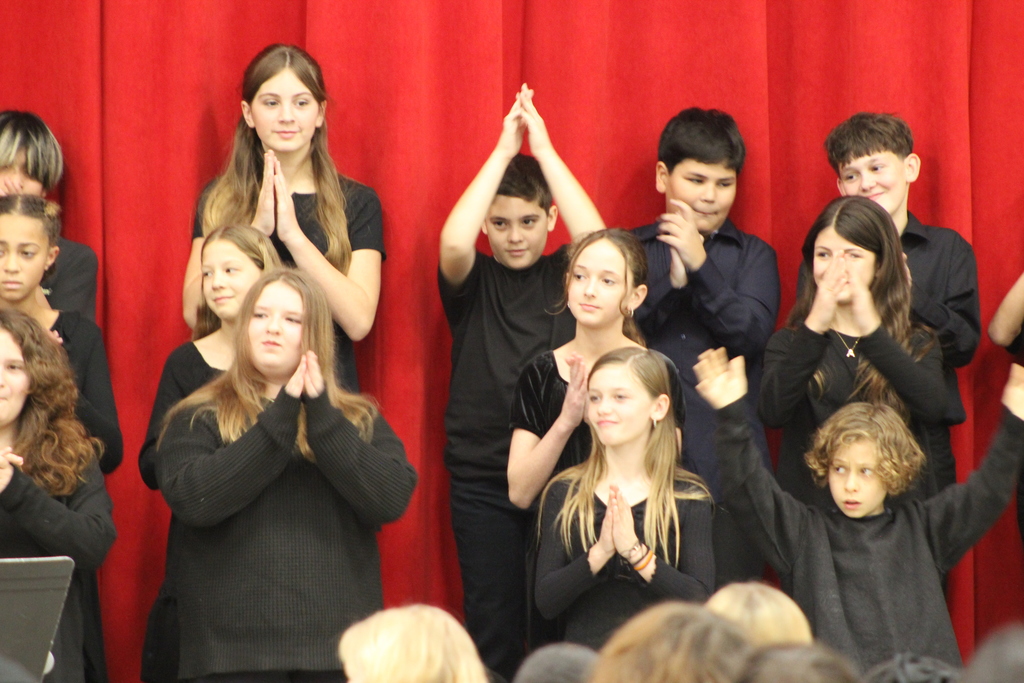 Last night, the talented students of George Moses Horton Middle School took the stage for their Winter Chorus Concert, and wow, what a performance! From classic holiday tunes to powerful harmonies, our Wildcats filled the auditorium with joy, spirit, and song.  A huge thank-you to our amazing music educators and student performers for reminding us how magical this season can be when we come together in celebration. 💙  #OneChatham #ElevateChatham #TheWildcatWay