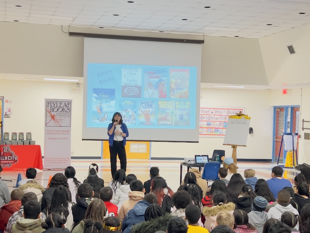 Kate Messner - Camp Monster